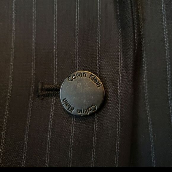 CALVIN KLEIN PINSTRIPE RUFFLED COLLAR CLASSIC BLAZER - Picture 4 of 10